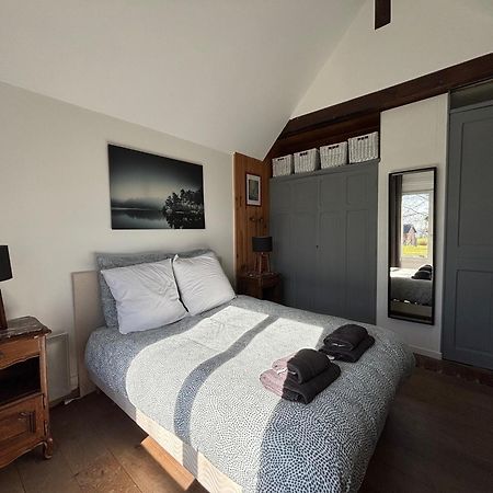 Commes Maison De Campagne Lumineuse Spacieuse Dans Impasse Au Calme A Proximite D'Un Chateau Deux Verandas Grand Jardin Cabane Pour Velos, Pres Port En Bessin Et Bayeux, Proche Plages Du Debarquement מראה חיצוני תמונה