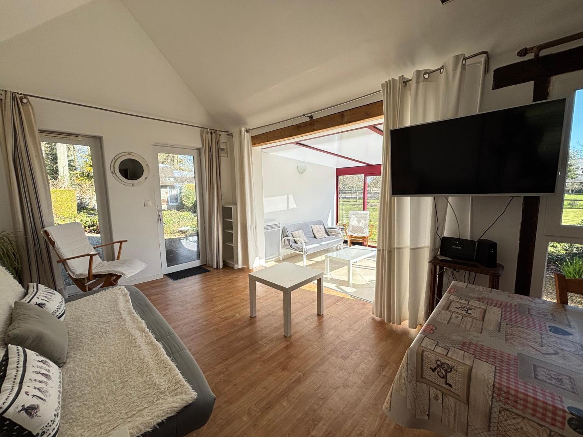 Commes Maison De Campagne Lumineuse Spacieuse Dans Impasse Au Calme A Proximite D'Un Chateau Deux Verandas Grand Jardin Cabane Pour Velos, Pres Port En Bessin Et Bayeux, Proche Plages Du Debarquement מראה חיצוני תמונה
