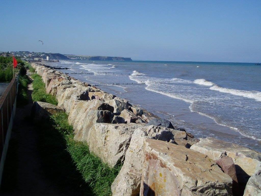 Commes Maison De Campagne Lumineuse Spacieuse Dans Impasse Au Calme A Proximite D'Un Chateau Deux Verandas Grand Jardin Cabane Pour Velos, Pres Port En Bessin Et Bayeux, Proche Plages Du Debarquement מראה חיצוני תמונה